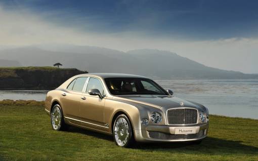 Bentley mulsanne на траве