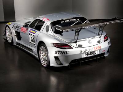 New-Mercedes-Benz-SLS-AMG-GT3(с зади)